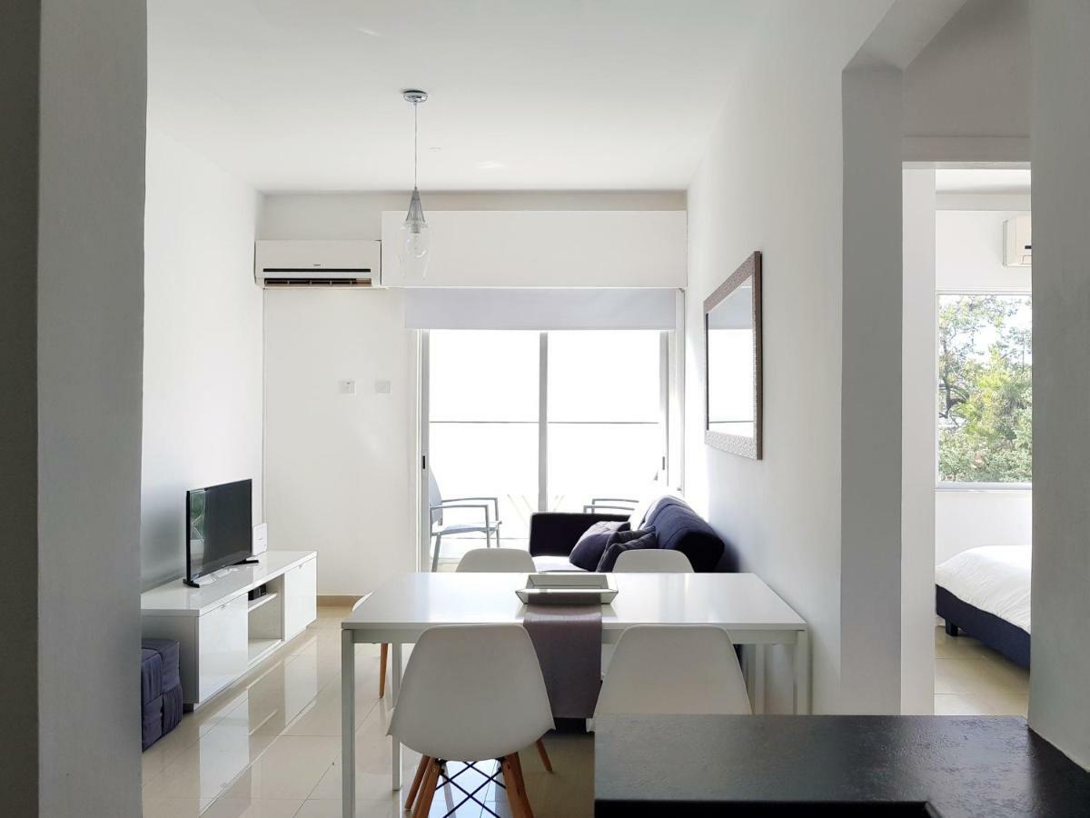 City Pearl - Modern 2 Bed Sea View Apt In City Centre Limasol Dış mekan fotoğraf