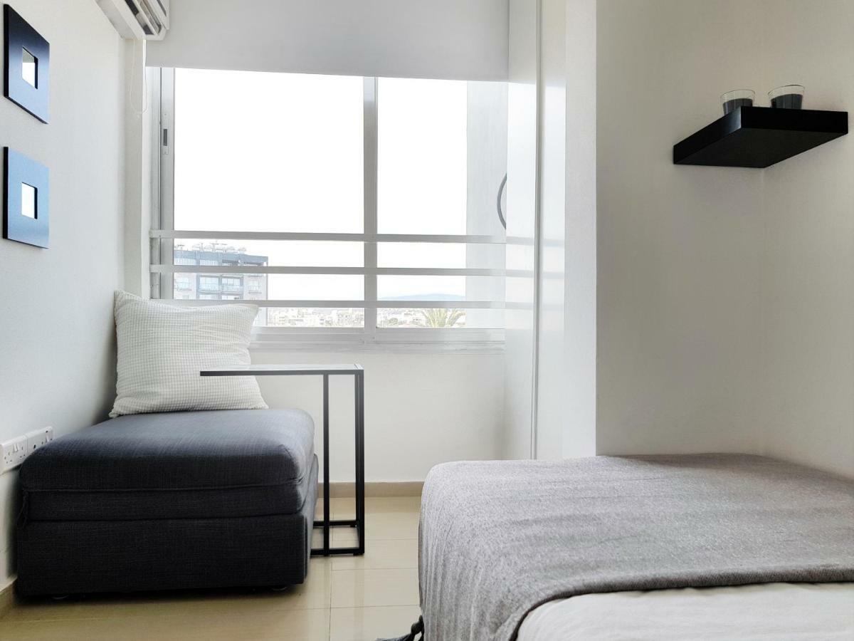 City Pearl - Modern 2 Bed Sea View Apt In City Centre Limasol Dış mekan fotoğraf