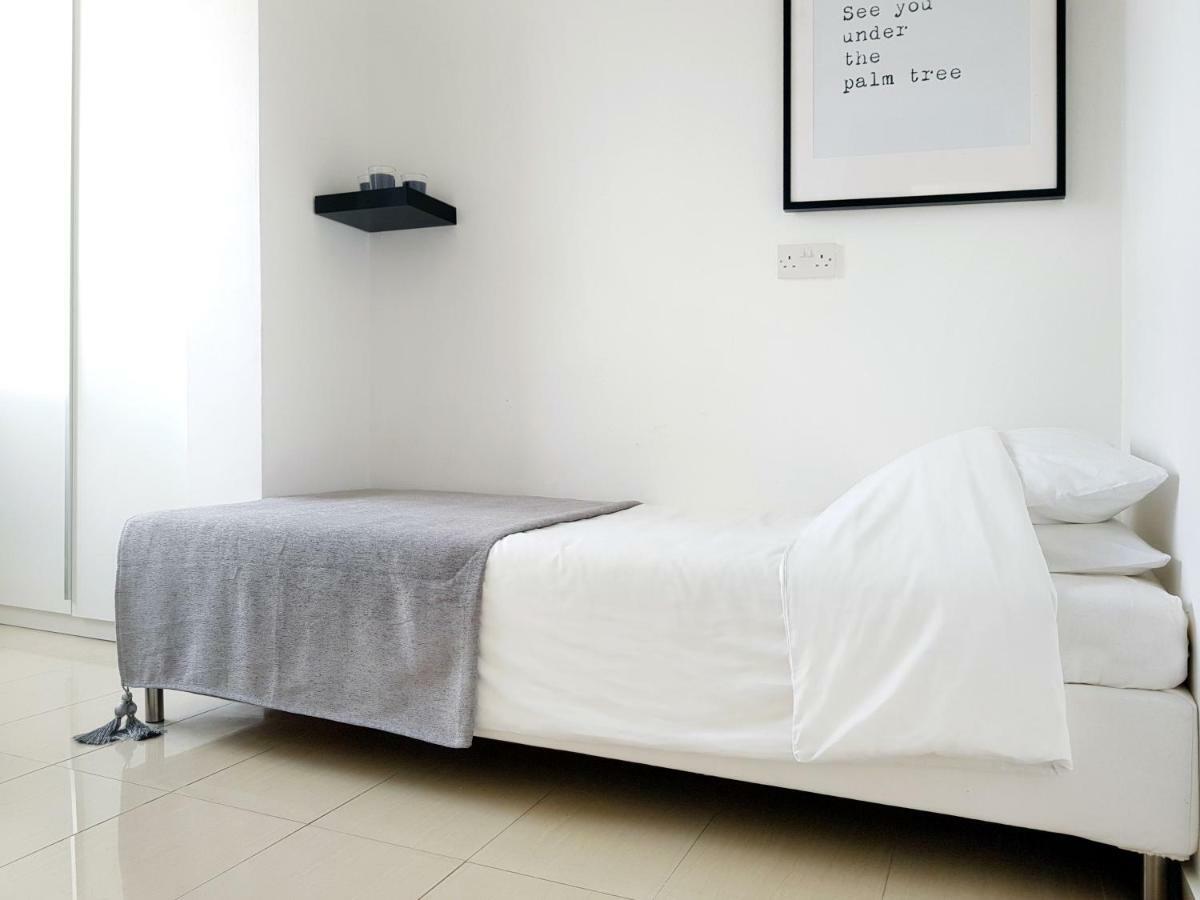 City Pearl - Modern 2 Bed Sea View Apt In City Centre Limasol Dış mekan fotoğraf